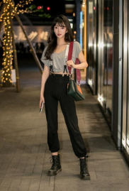 小姐姐蓝灰色瑜伽,探寻时尚与健康交融的宁静之道