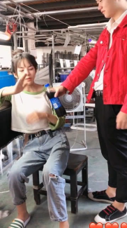韩国送水小姐姐,温暖瞬间，传递城市温情