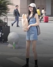 长袜凉鞋小姐姐们,长袜凉鞋小姐姐们的时尚演绎